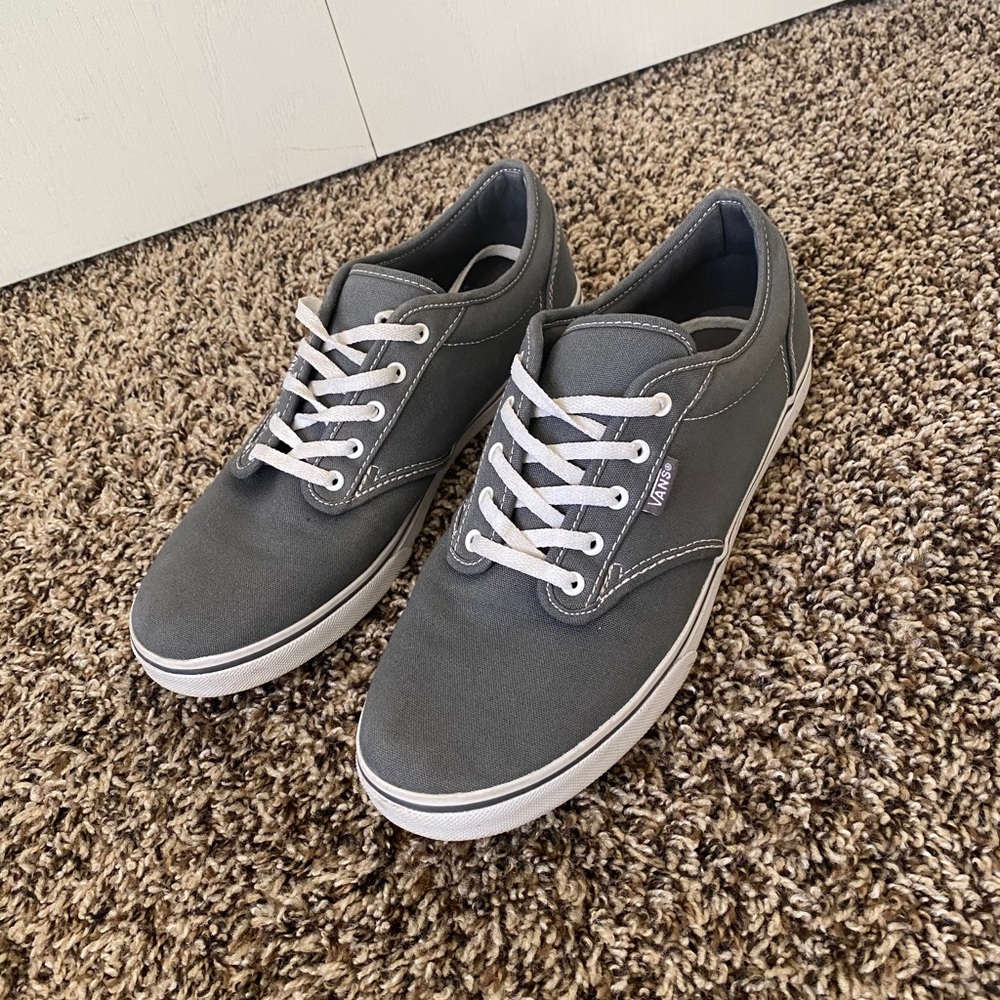Vans sneakers // grey